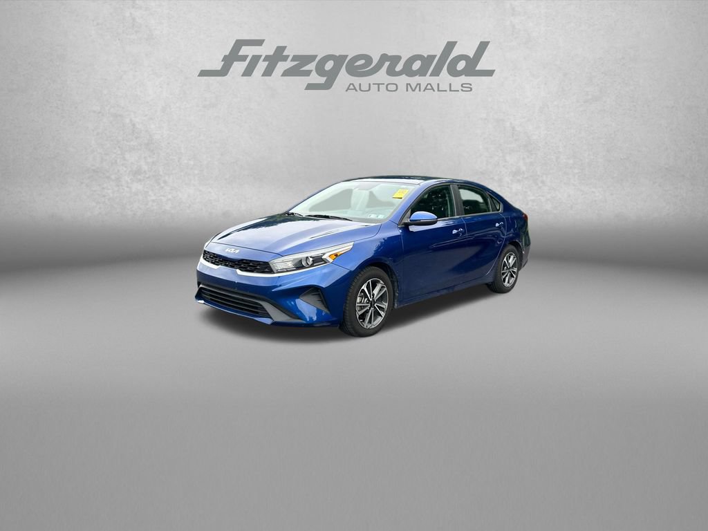 Used 2022 Kia Forte LXS w/ LXS Technology Package FWD image 3