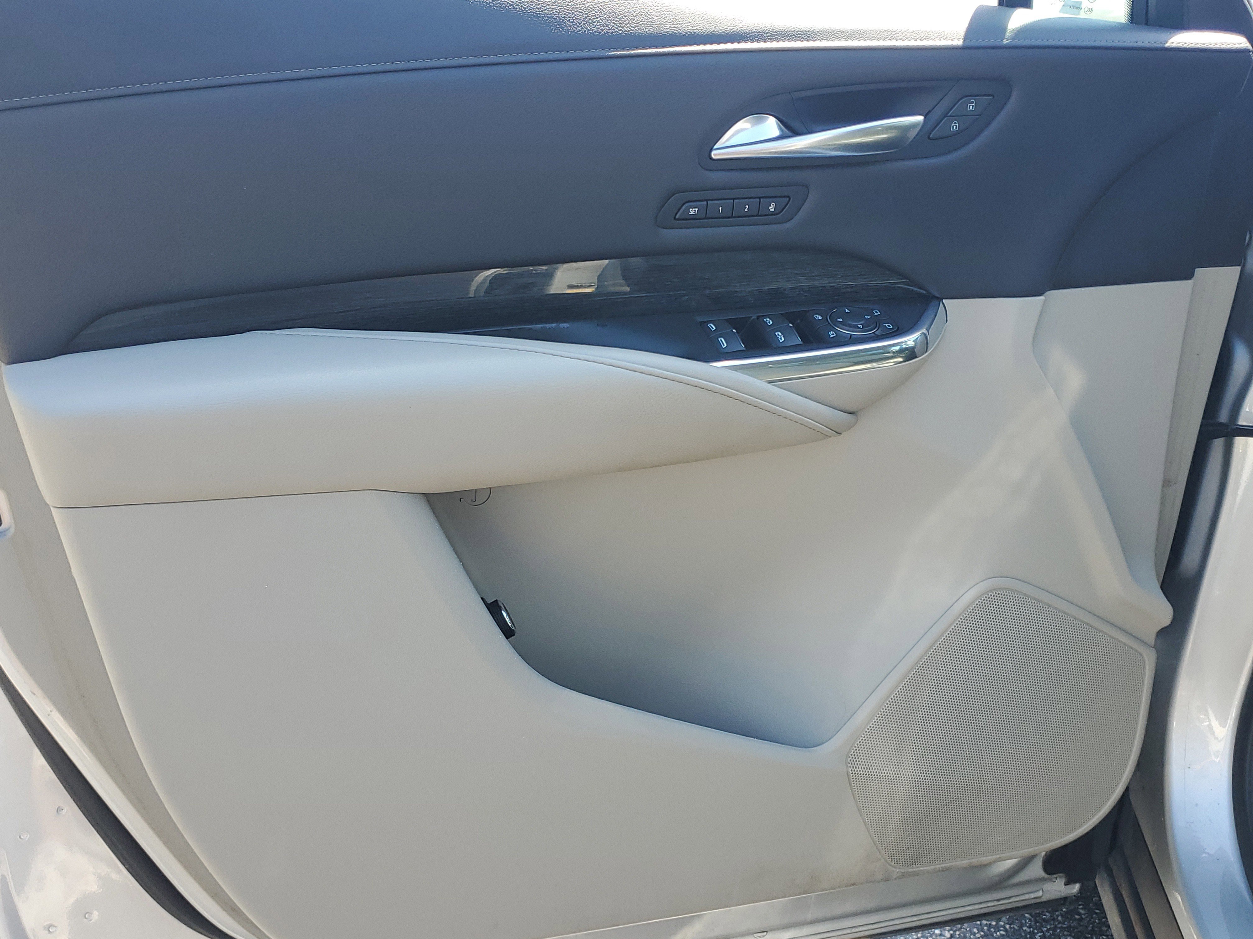 Used 2019 Cadillac XT4 Premium Luxury FWD image 21