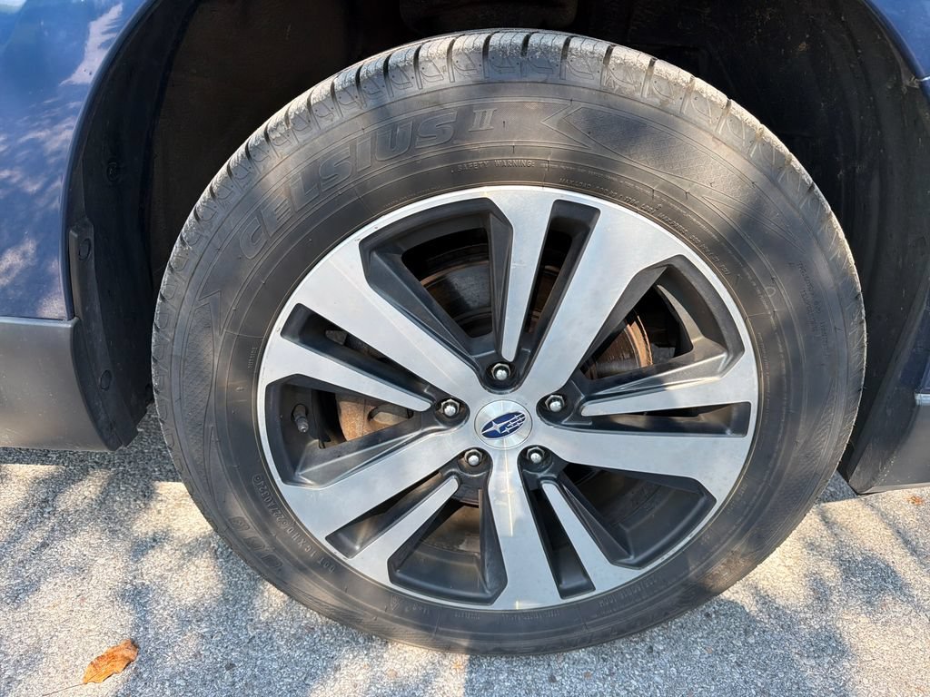 Used 2019 Subaru Outback 2.5i Limited AWD/4WD image 19