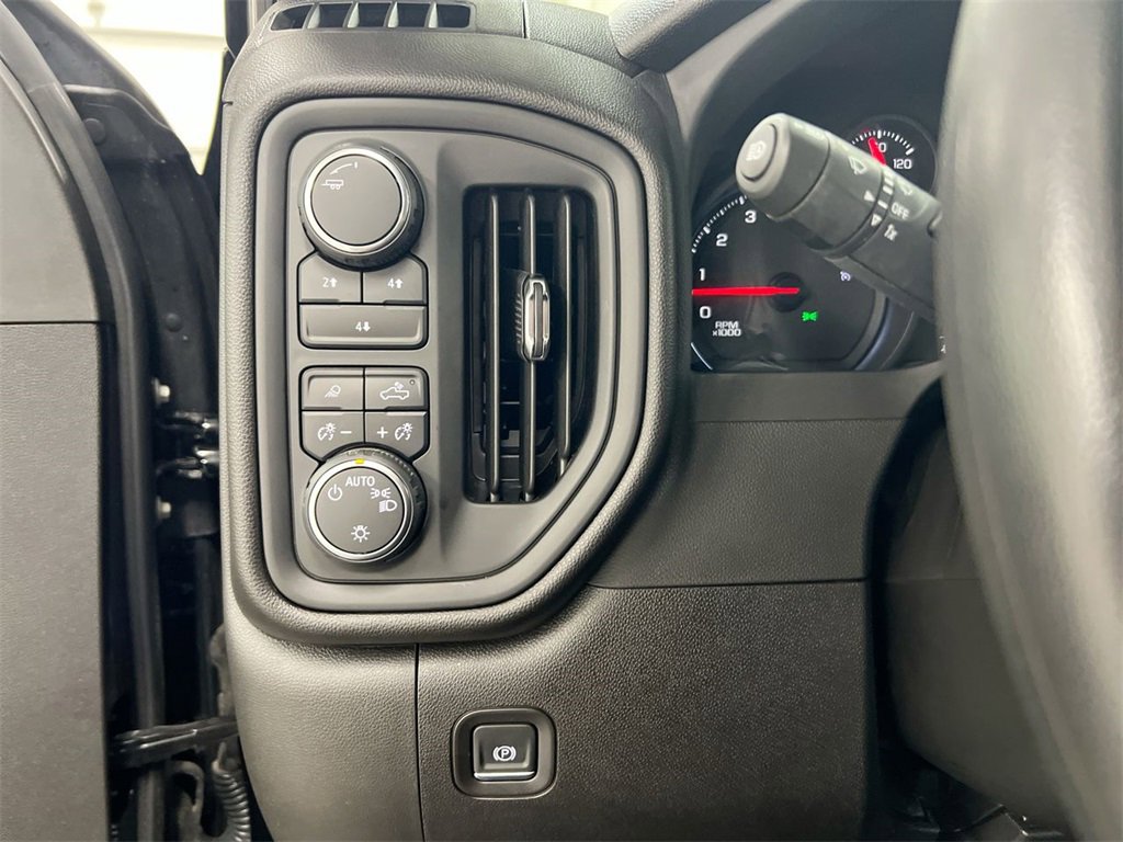 Used 2025 Chevrolet Silverado 2500 Custom w/ Custom Value Package image 17