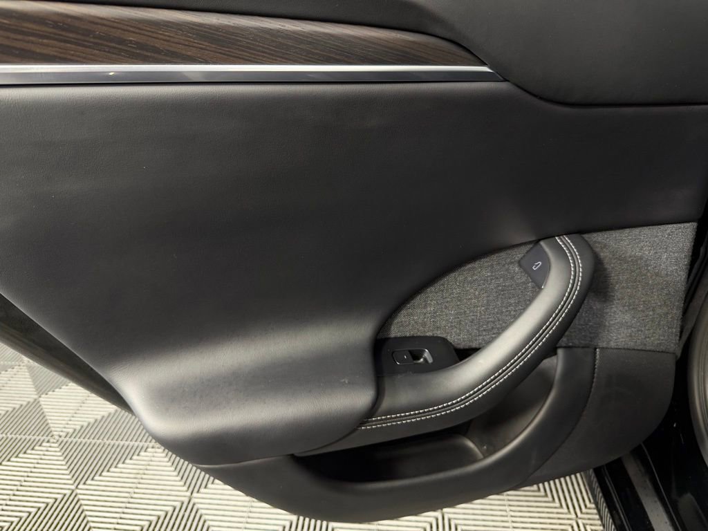 Used 2024 Tesla Model S AWD/4WD image 28