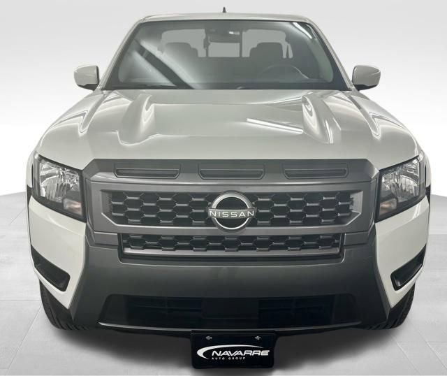 Used 2025 Nissan Frontier SV image 3