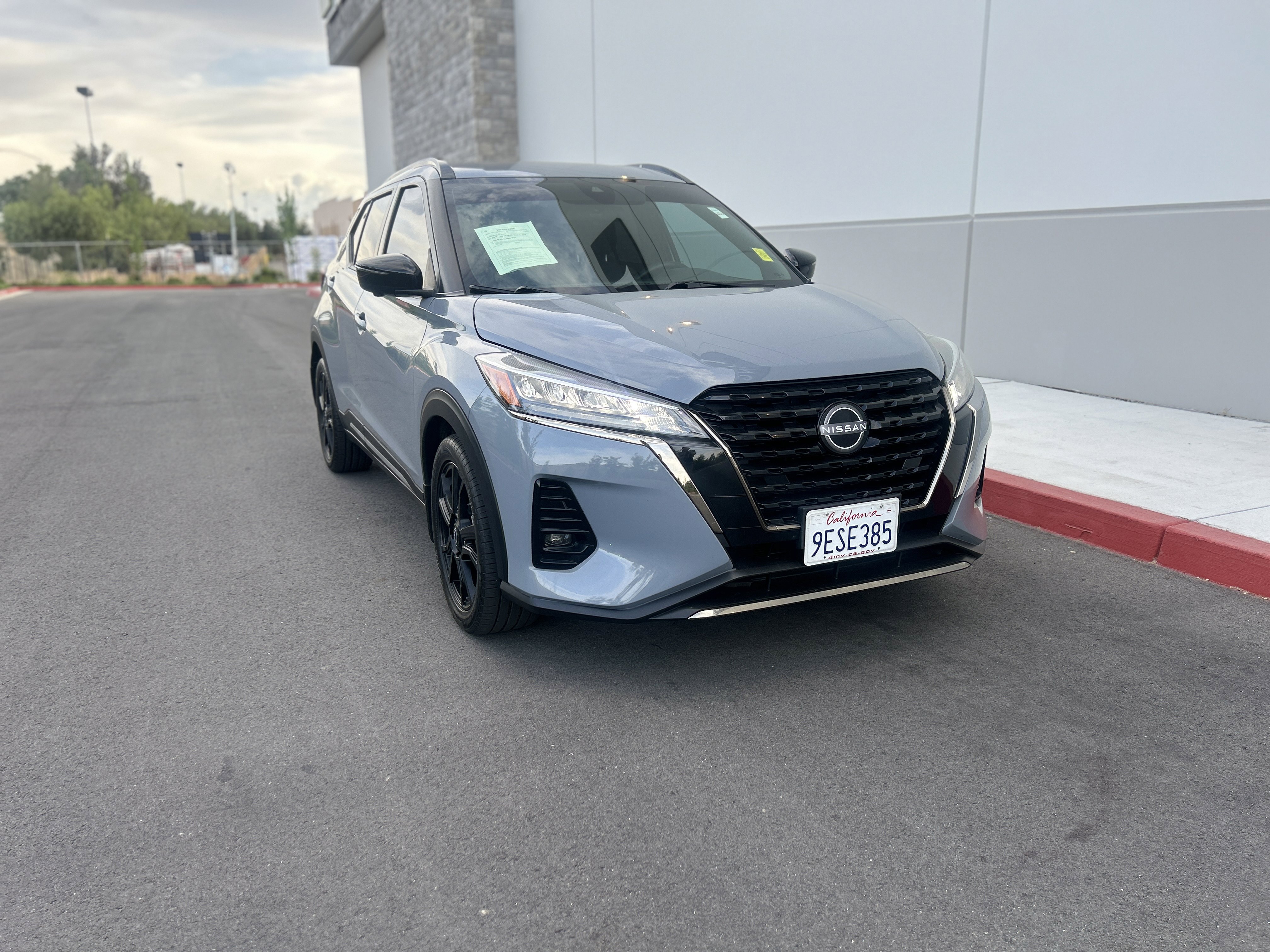 Used 2023 Nissan Kicks SR image 33