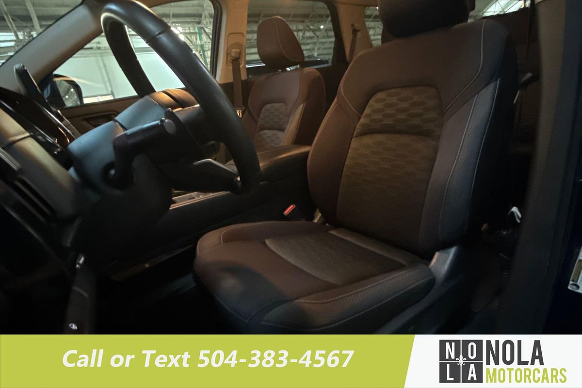 Used 2024 Nissan Pathfinder SV image 19