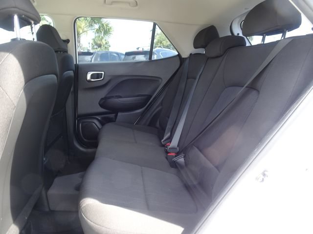 Used 2022 Hyundai Venue SE FWD image 9