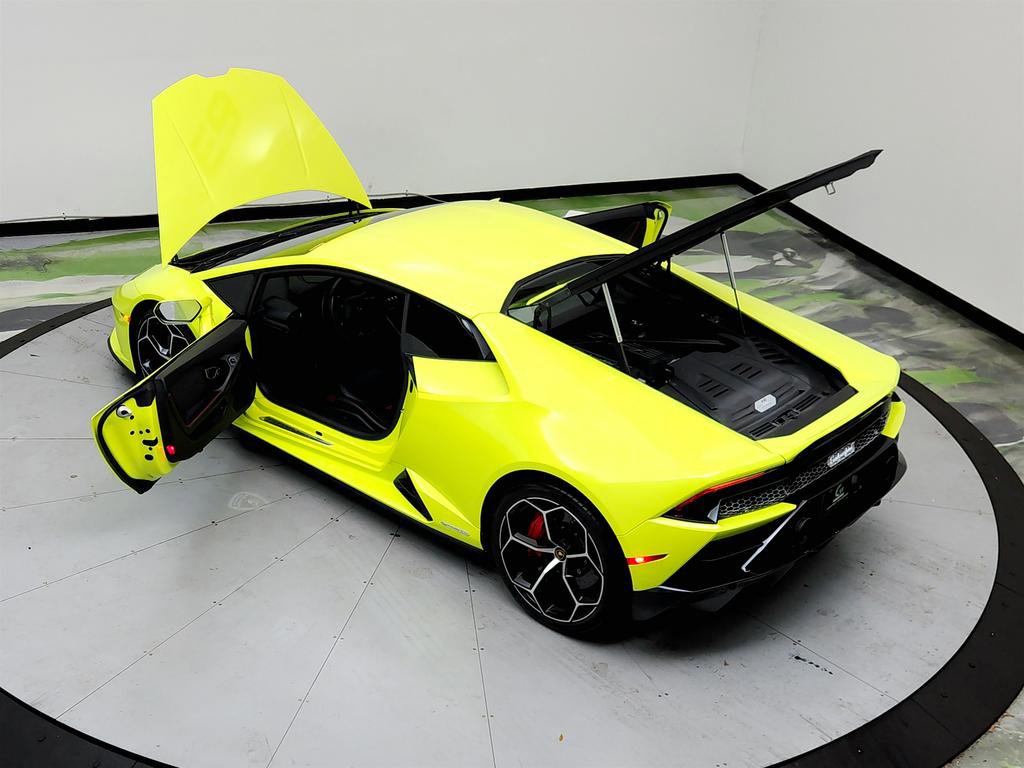 Used 2020 Lamborghini Huracan EVO image 34