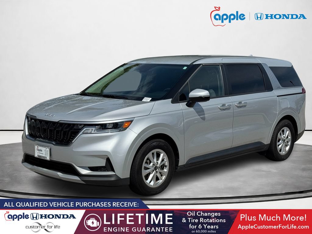 Used 2023 Kia Carnival LX FWD image 5