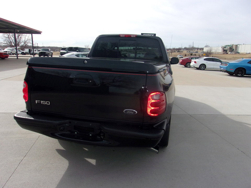 Used 2000 Ford F150 Harley-Davidson image 3