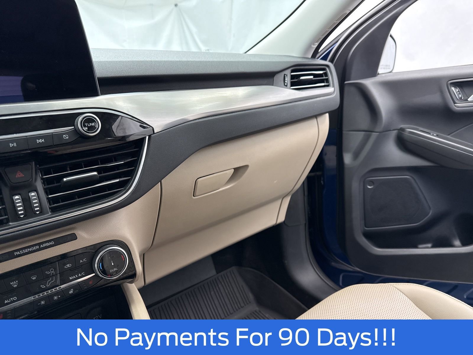 Certified 2022 Ford Escape Titanium w/ Class II Trailer Tow Package image 21