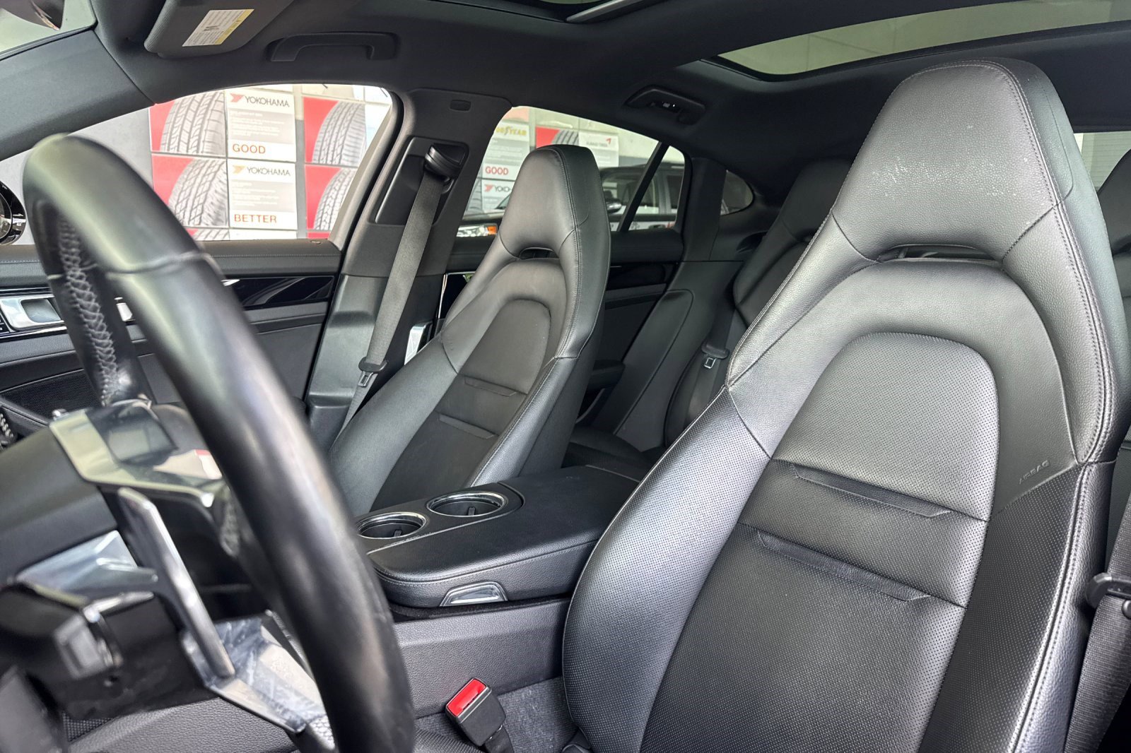 Used 2018 Porsche Panamera 4 image 5