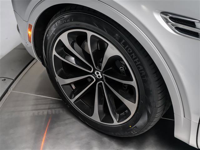 Used 2019 Bentley Bentayga V8 image 14