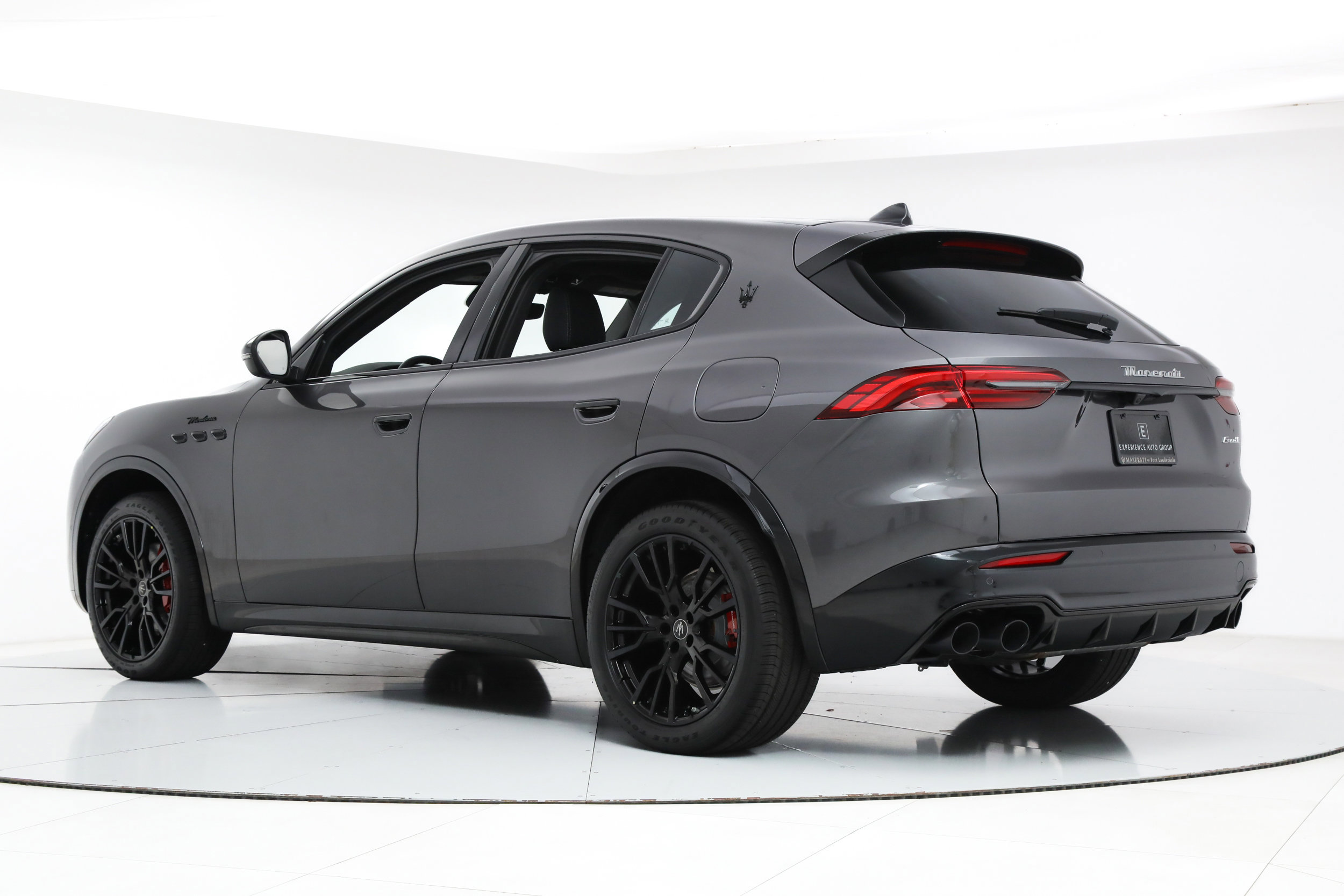 New 2025 Maserati Grecale Modena image 3