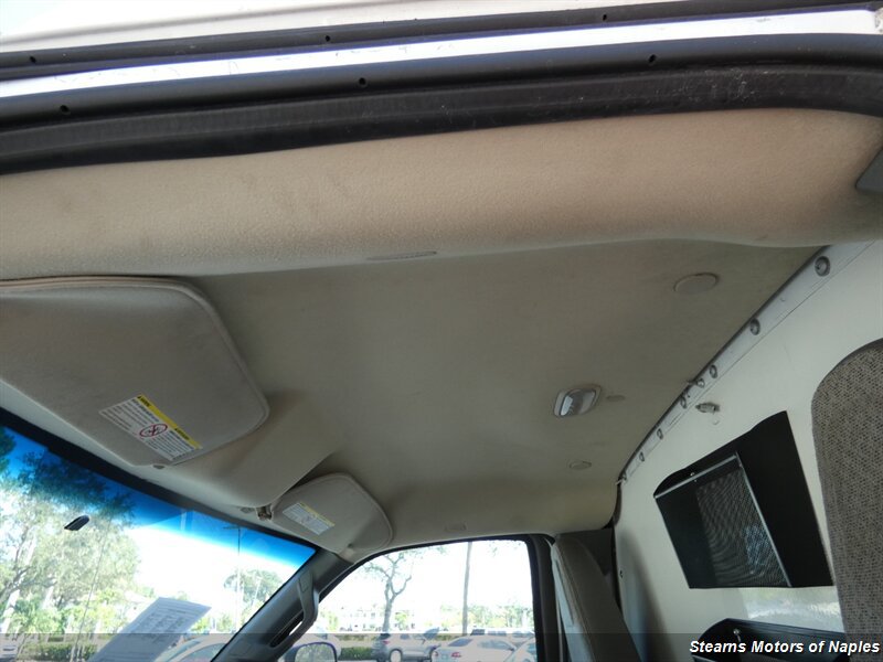 Used 2017 Chevrolet Express 3500 RWD image 17