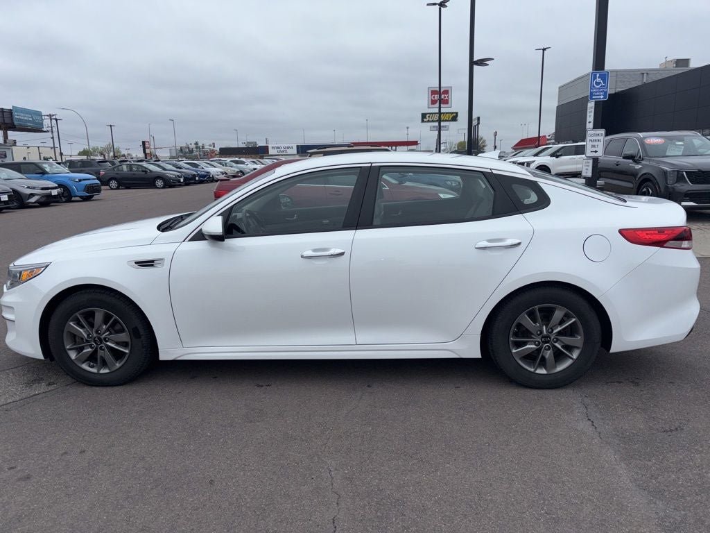 Used 2017 Kia Optima LX FWD image 8