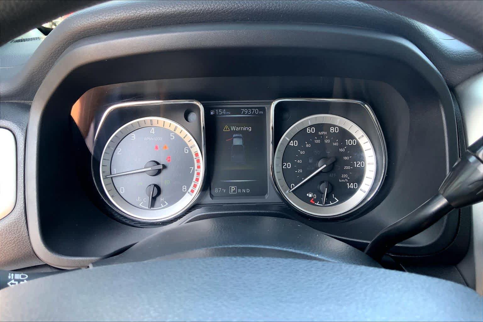 Used 2017 Nissan Titan SV RWD image 26