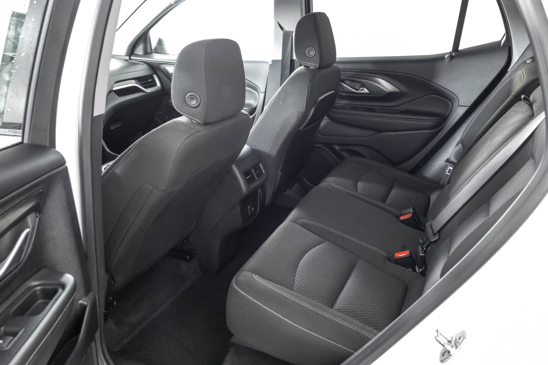 Used 2024 GMC Terrain SLE AWD/4WD image 34
