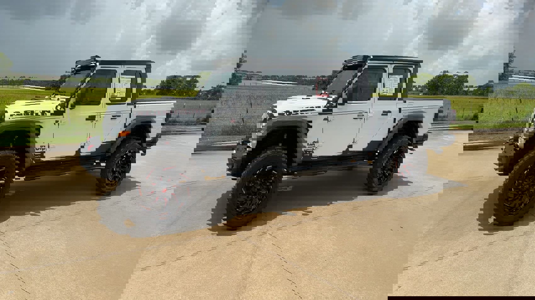 Used 2020 Jeep Gladiator Rubicon w/ LED Lighting Group image 4