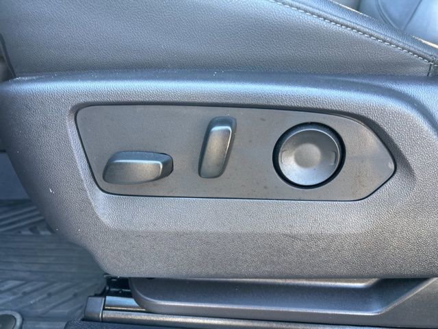 Used 2025 Chevrolet Silverado 2500 LTZ w/ LTZ Convenience Package image 16