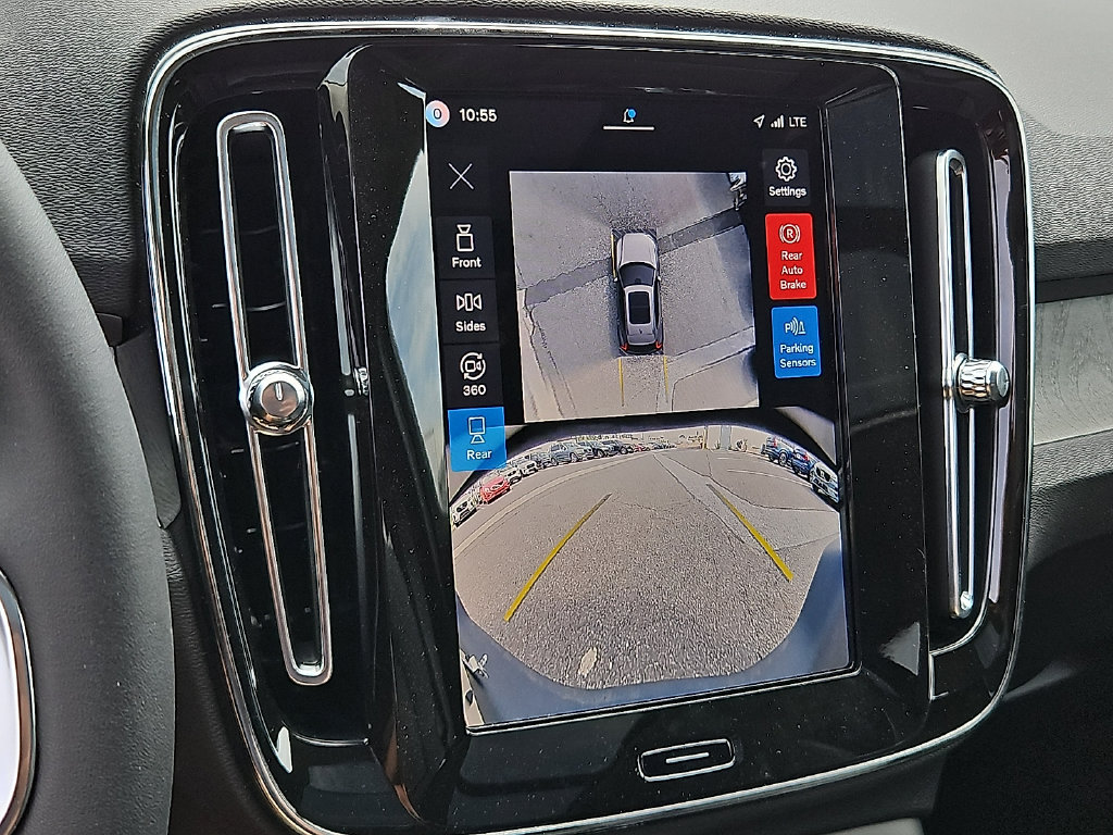 New 2026 Volvo XC40 B5 Plus w/ Climate Package AWD/4WD image 17
