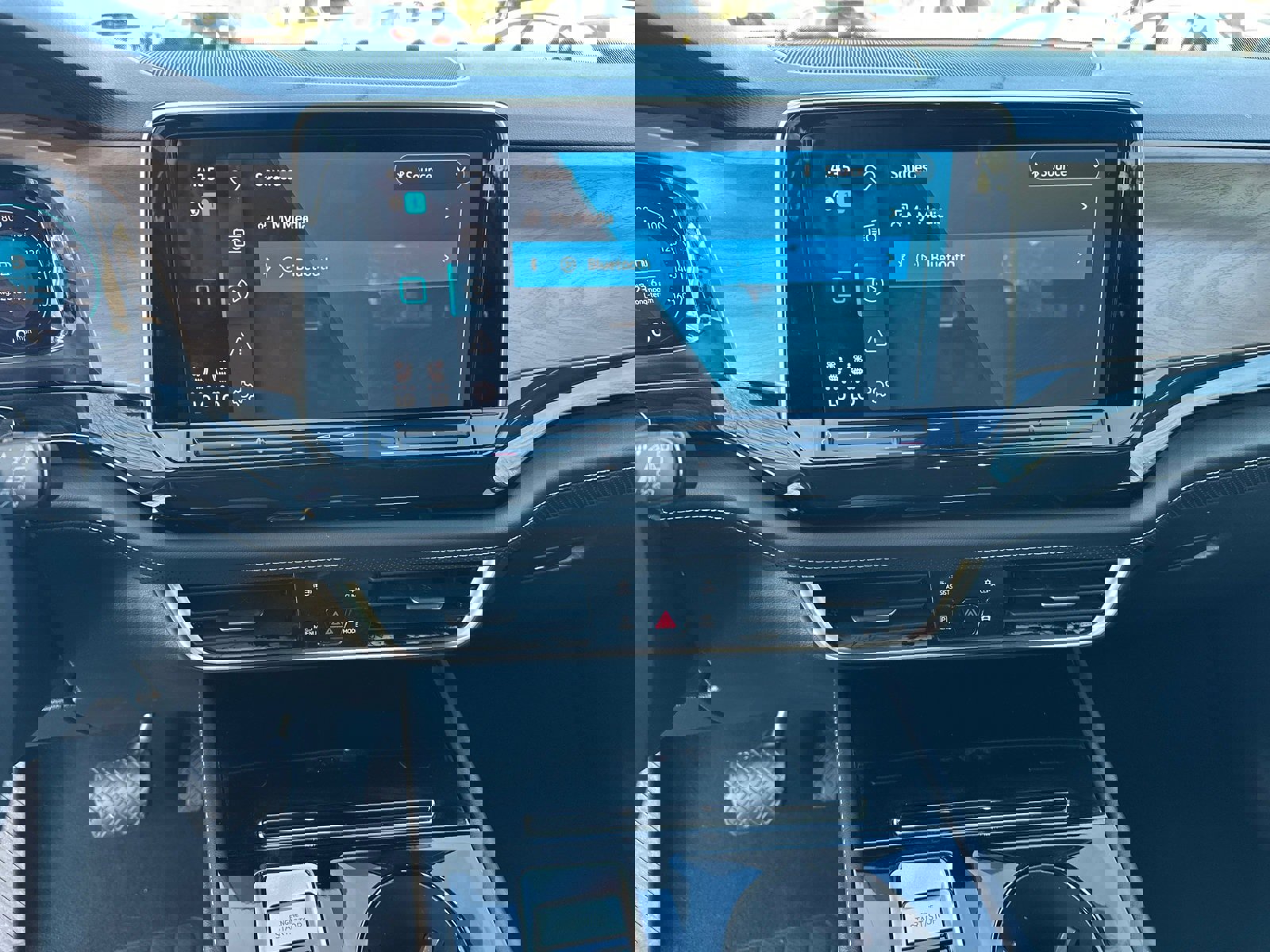 Used 2024 Volkswagen Atlas SE image 28