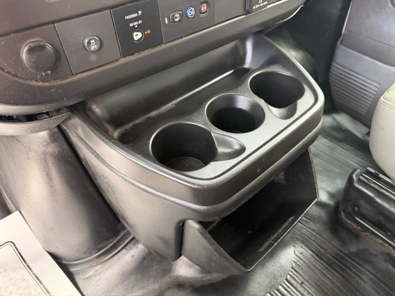 Used 2018 Chevrolet Express 2500 Extended w/ Driver Convenience Package image 20