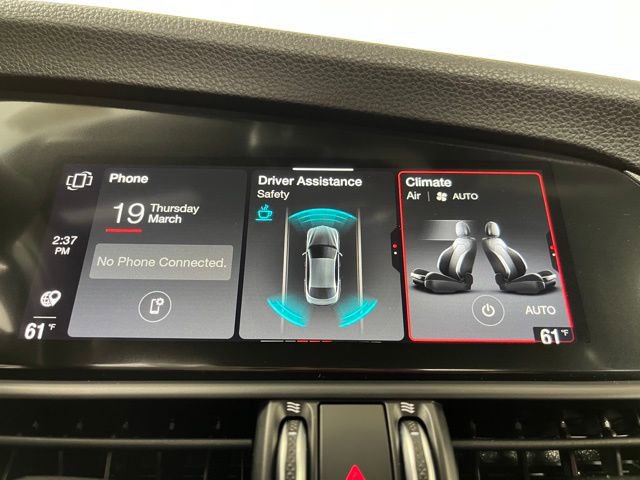 Used 2025 Alfa Romeo Giulia AWD w/ Veloce Package AWD image 29