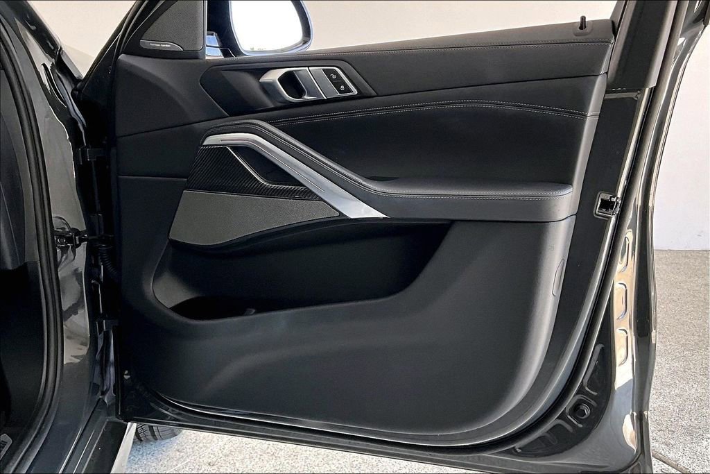 Used 2023 BMW X6 M50i w/ Executive Package image 23
