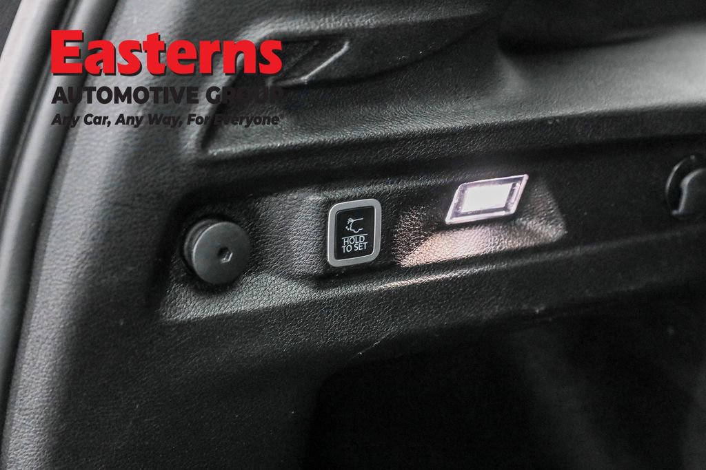 Used 2023 Jeep Grand Cherokee L Laredo image 26