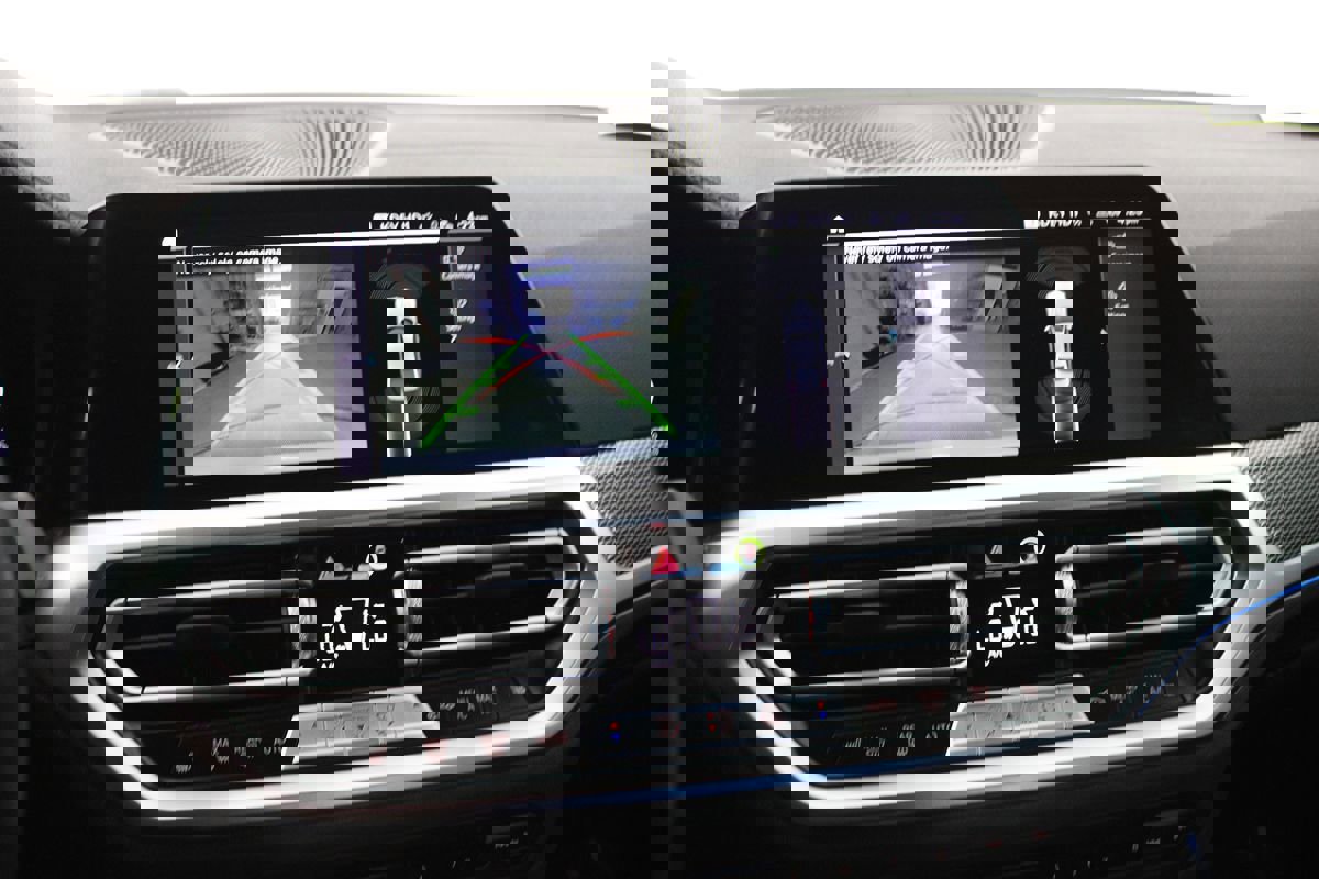 Used 2021 BMW 330e w/ M Sport Package image 21