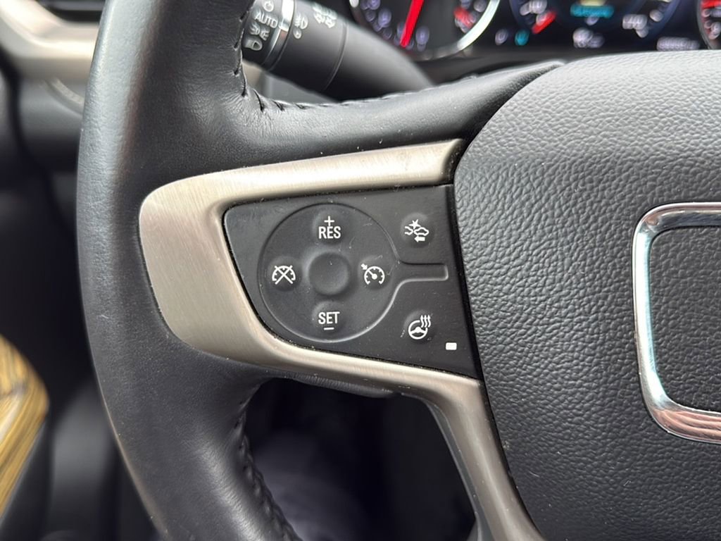 Used 2017 GMC Acadia Denali w/ Technology Package FWD image 18