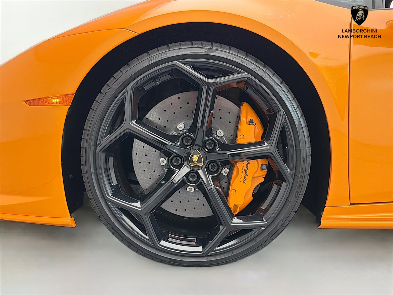 Used 2023 Lamborghini Huracan EVO AWD/4WD image 53