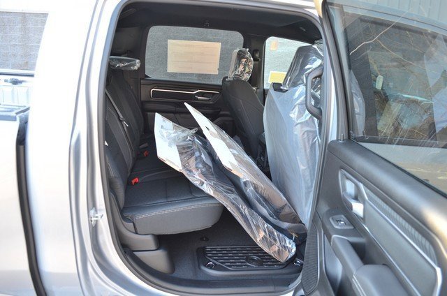 New 2026 RAM 1500 4x4 Crew Cab image 33