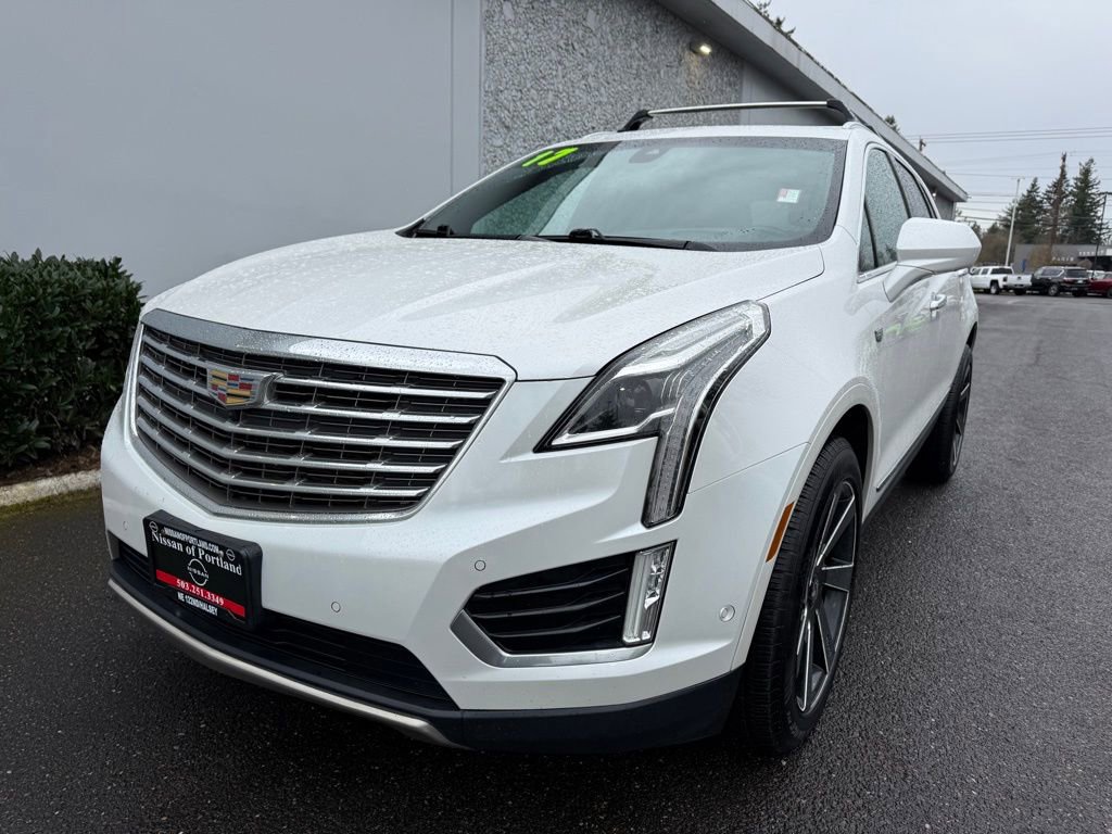 Used 2017 Cadillac XT5 Platinum w/ Driver Assist Package image 4