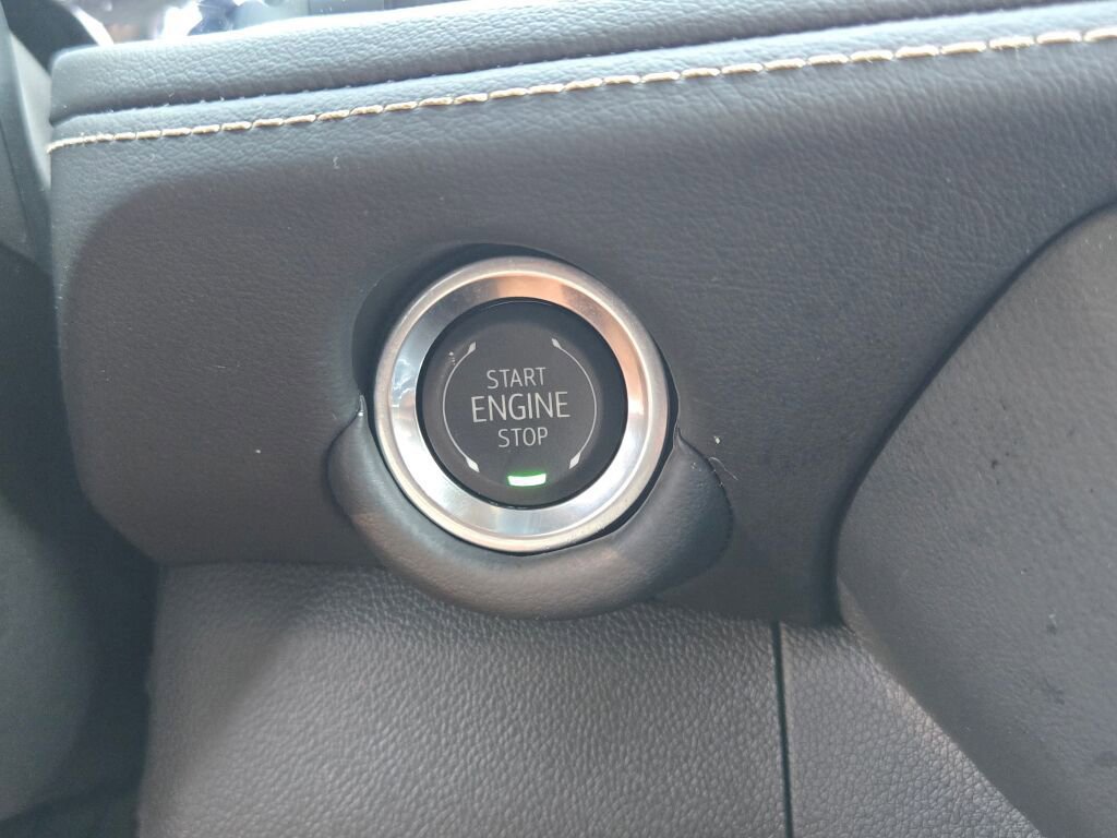 Used 2025 Chevrolet Suburban Premier image 38