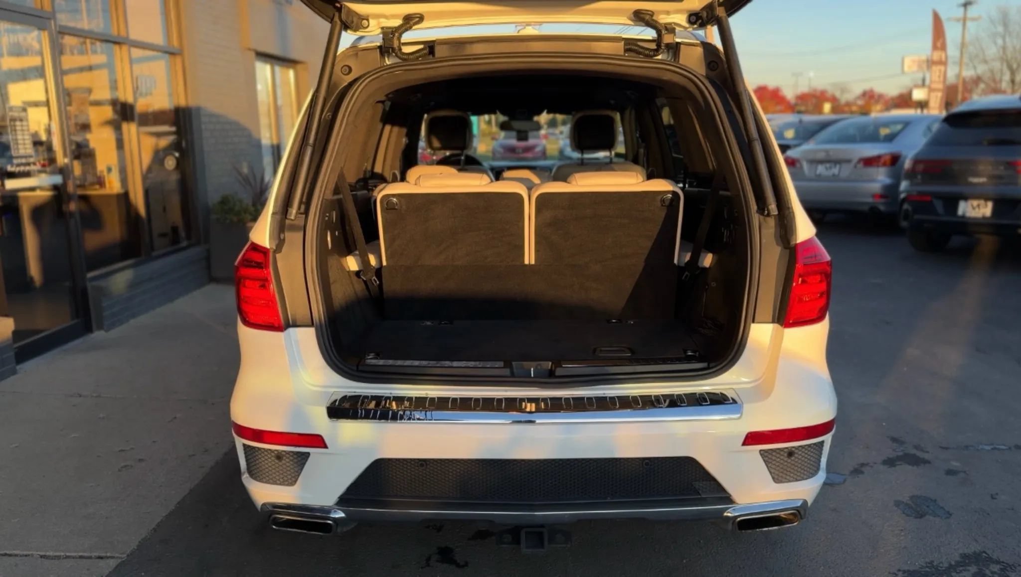 Used 2015 Mercedes-Benz GL 550 4MATIC image 5