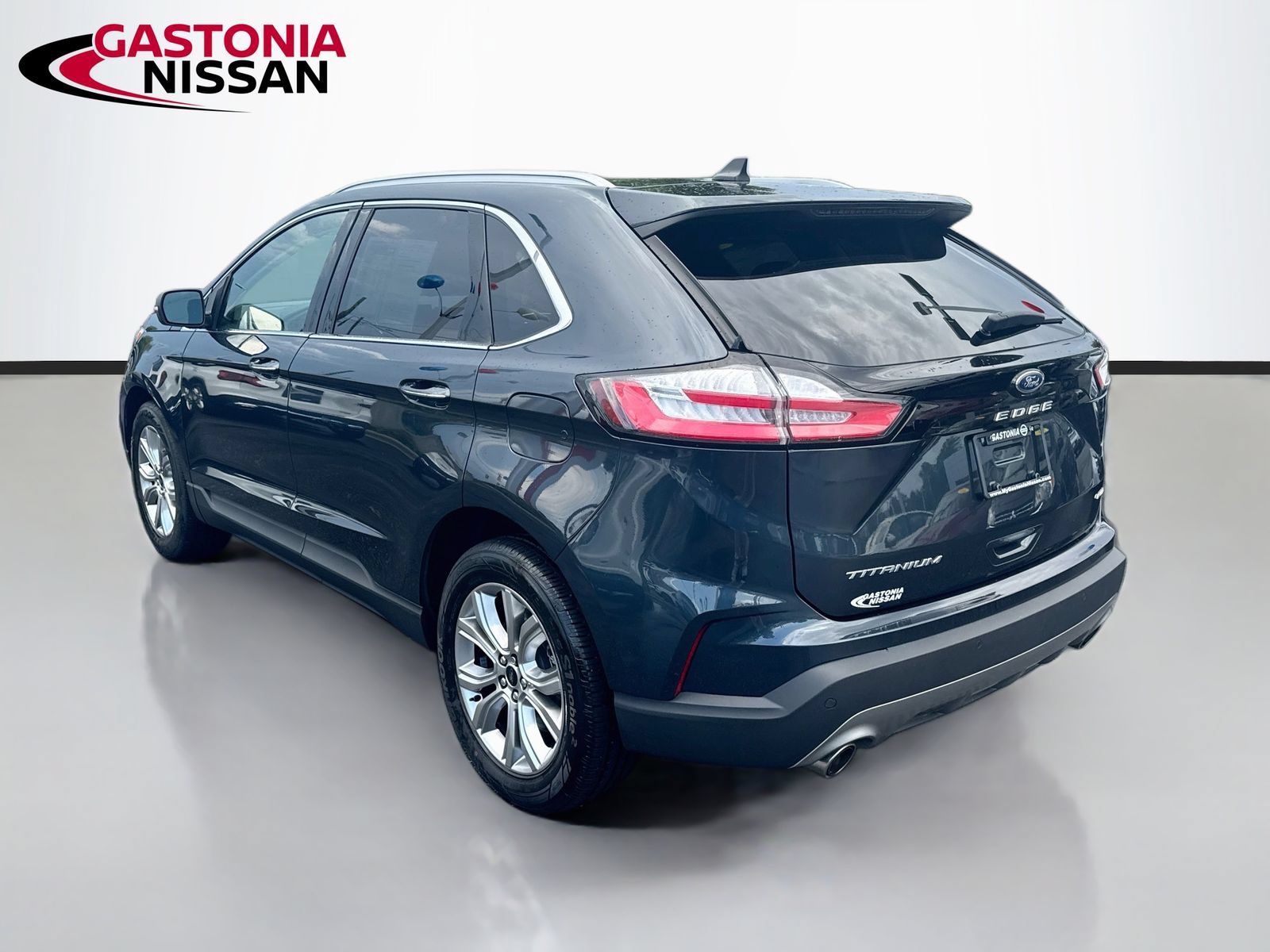Used 2024 Ford Edge Titanium AWD/4WD image 6