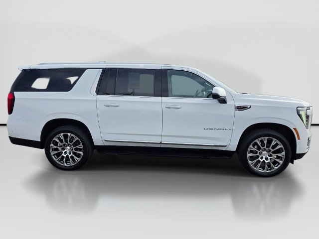 Used 2025 GMC Yukon XL Denali AWD/4WD image 6