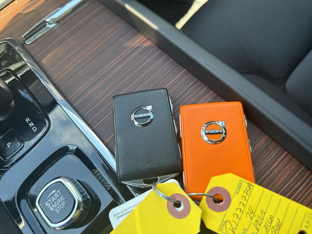 Certified 2024 Volvo XC60 B5 Plus w/ Protection Package Premier AWD/4WD image 27