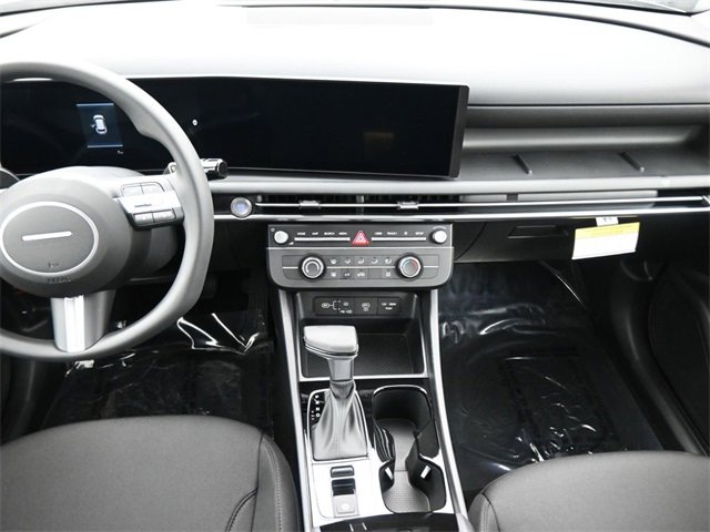 New 2026 Hyundai Tucson SE image 12