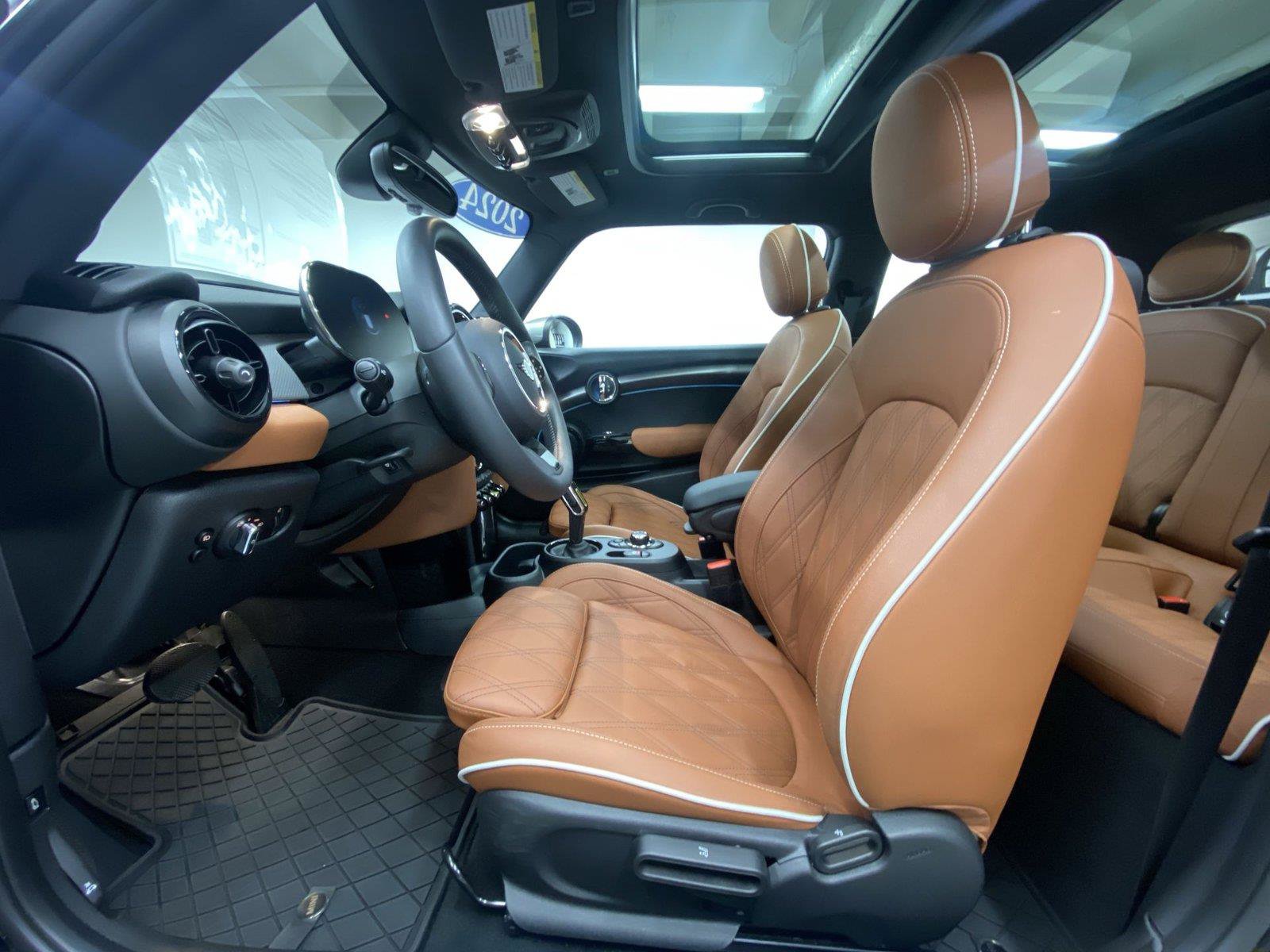 Used 2024 MINI Cooper SE FWD image 17