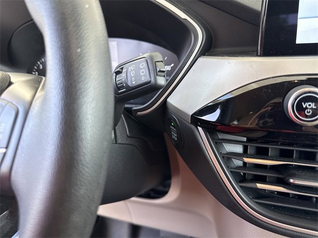 Used 2020 Ford Escape SE image 23