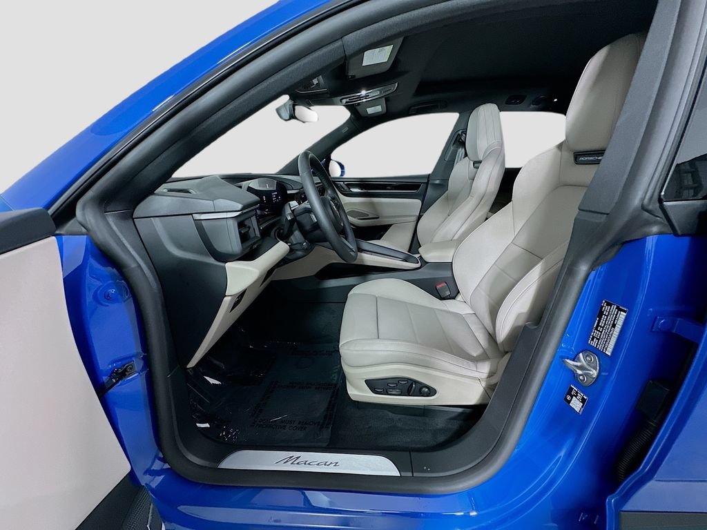 Certified 2026 Porsche Macan Electric RWD image 5