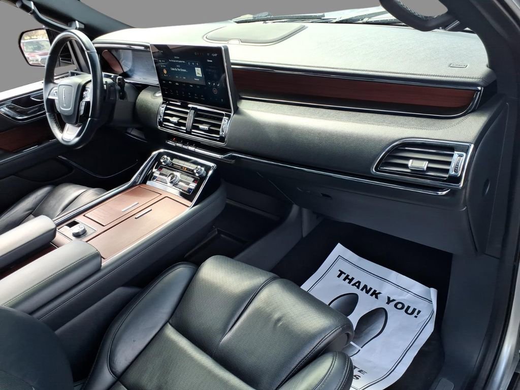 Used 2023 Lincoln Navigator Reserve image 12