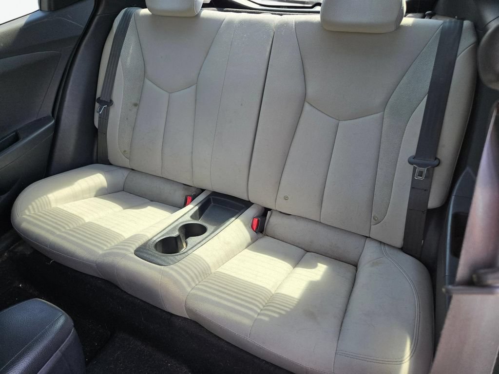 Used 2012 Hyundai Veloster FWD image 15