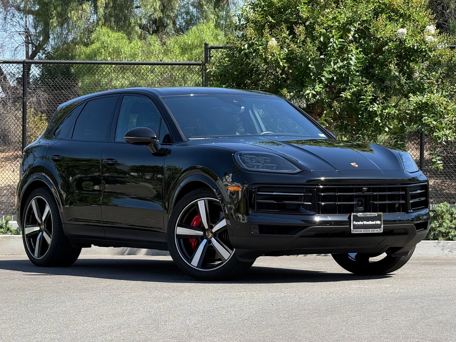 Used 2025 Porsche Cayenne S AWD/4WD image 9