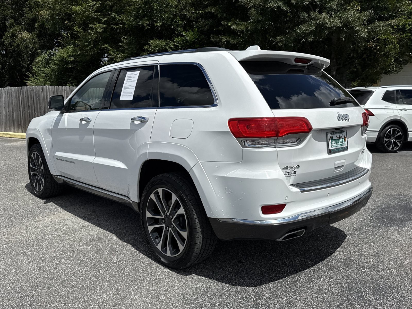 Used 2015 Jeep Grand Cherokee Summit AWD/4WD image 4