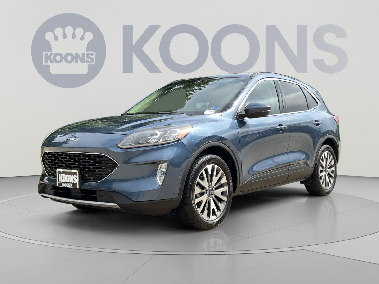 Used 2020 Ford Escape Titanium w/ Titanium Premium Package 2.0 AWD/4WD image 1