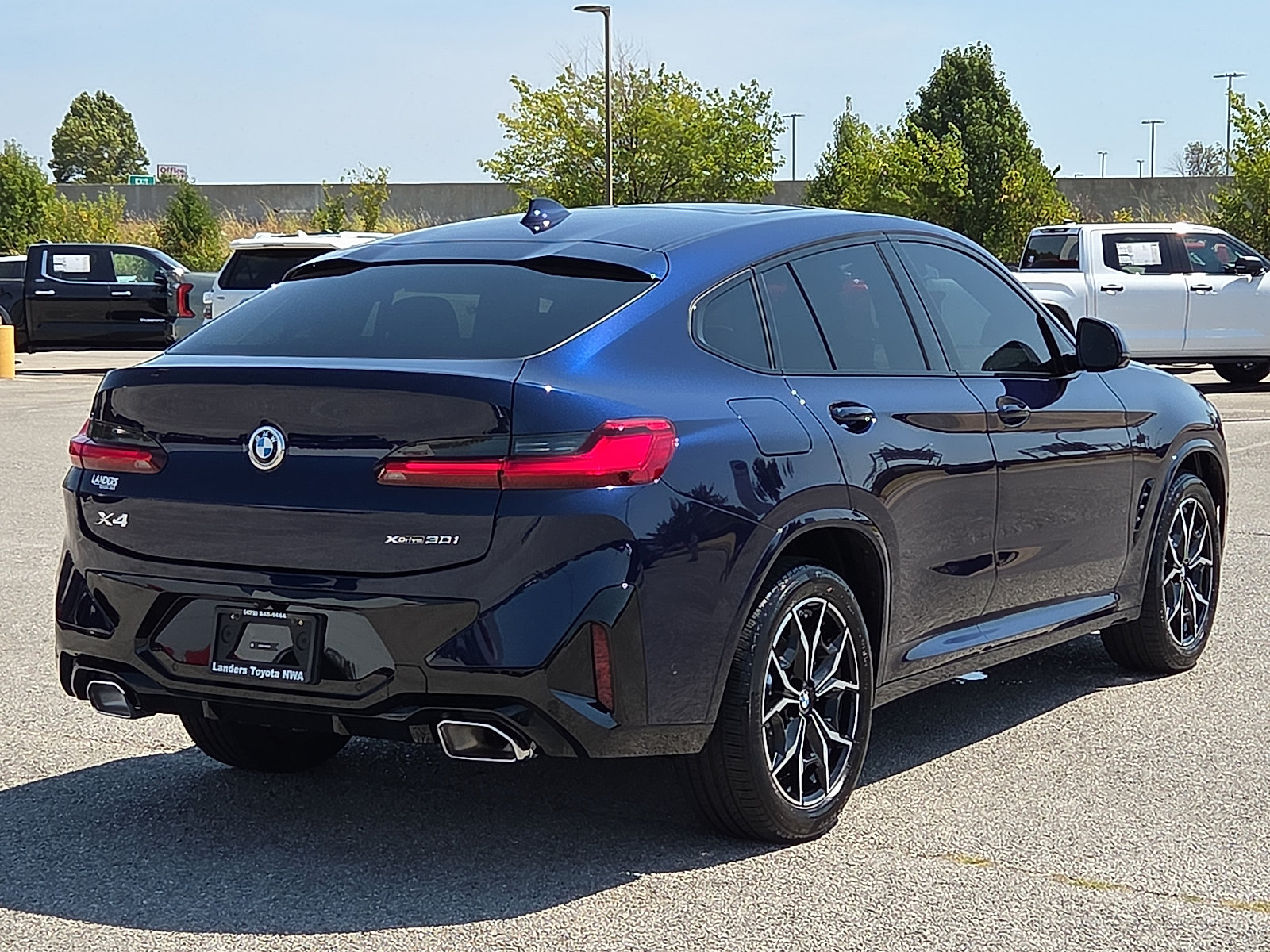 Used 2025 BMW X4 xDrive30i w/ Premium Package AWD/4WD image 5