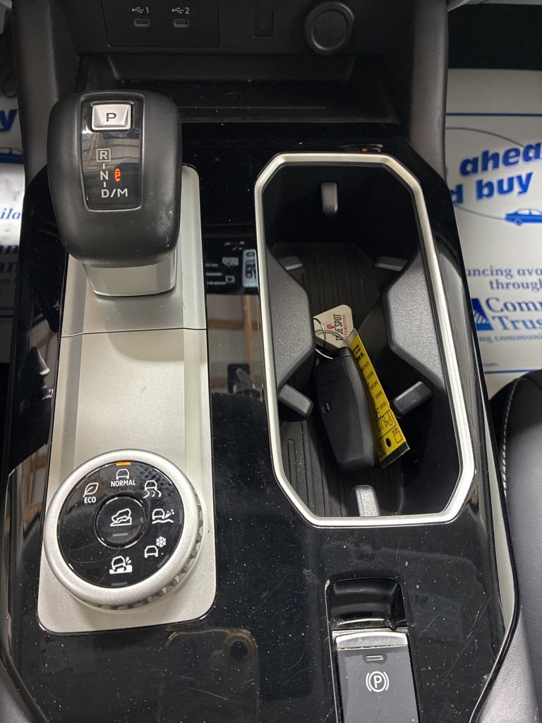 Used 2025 Mitsubishi Outlander AWD image 19