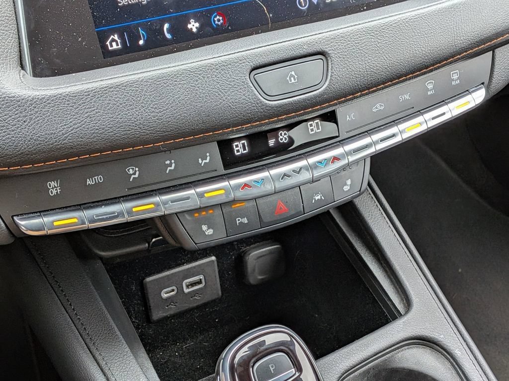 Used 2023 Cadillac XT4 Sport w/ Cold Weather Package AWD/4WD image 24